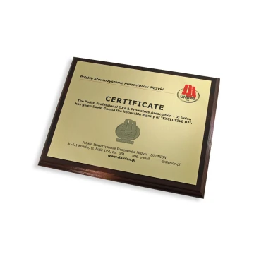 Certyfikat dla DJ-a MD154  wym. 25,5x20cm - kolorowy druk UV - DUV024