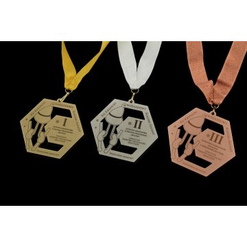 Medale metalowe w trzech kolorach (mosiądz, stal, miedź) - wymiary 90x83mm - MGR093