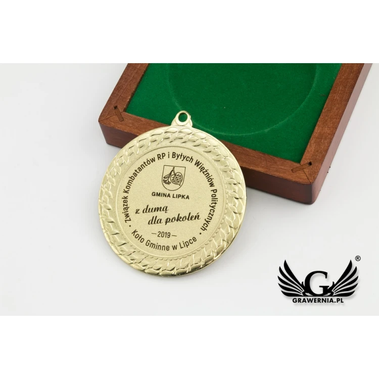Medal grawerowany w drewnianej kasetce - średnica 70mm - MGR089