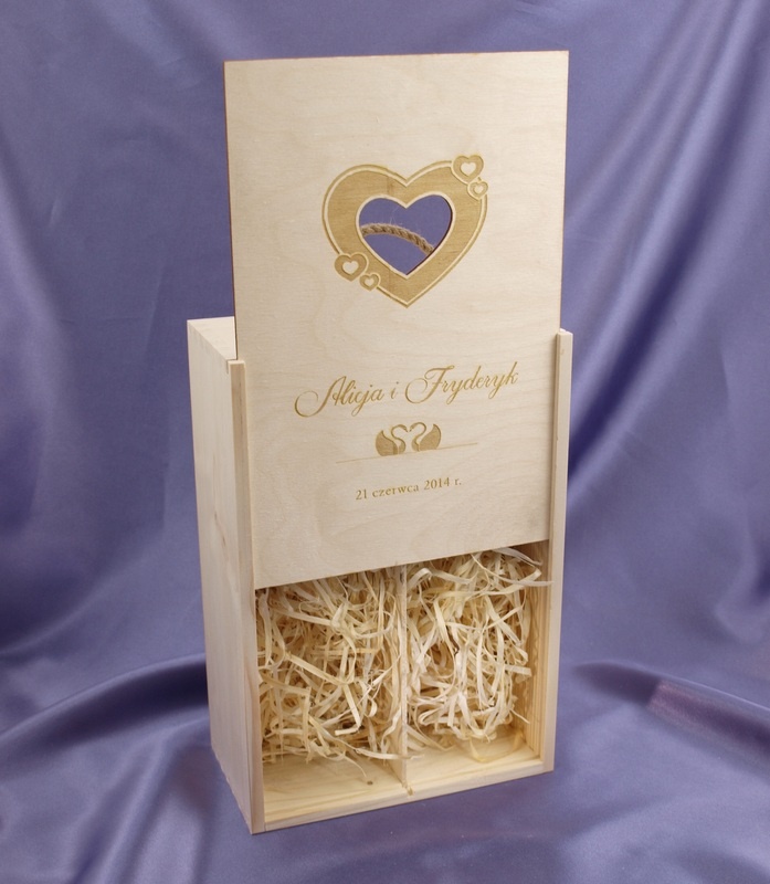 Skrzynka drewniana z kieliszkami  na ślub lub rocznicę - SK02