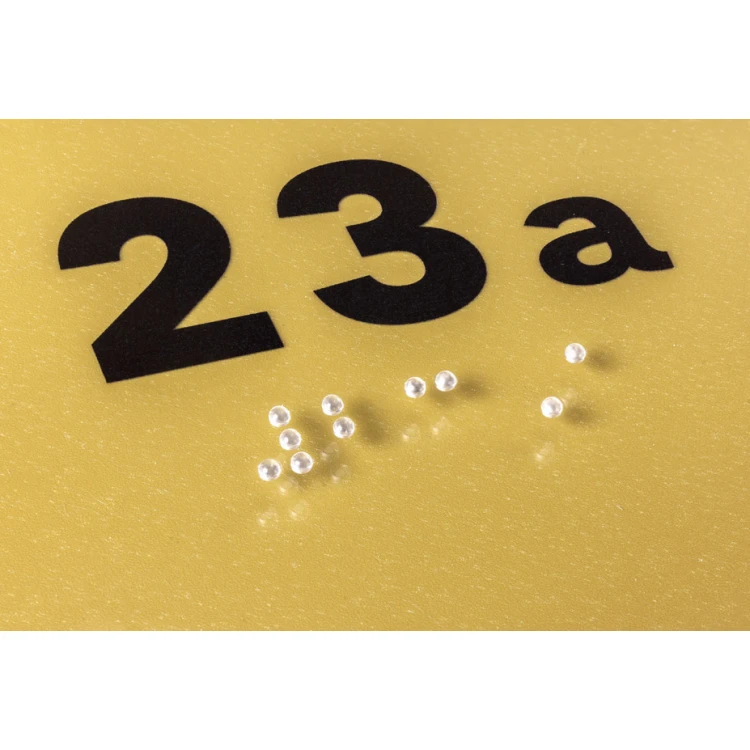 Tabliczka z plexi z dowolną numeracją i pismem Braille'a - wym. 100x70mm - TAB272